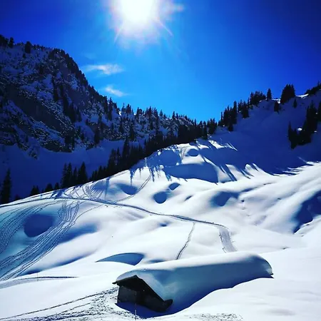 Swisshut Stunning Views Alps - Lena